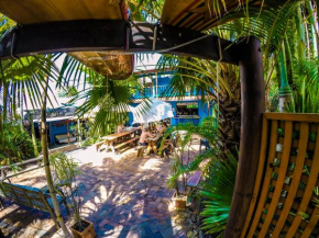  Cool Bananas Backpackers  Агнес Уотер